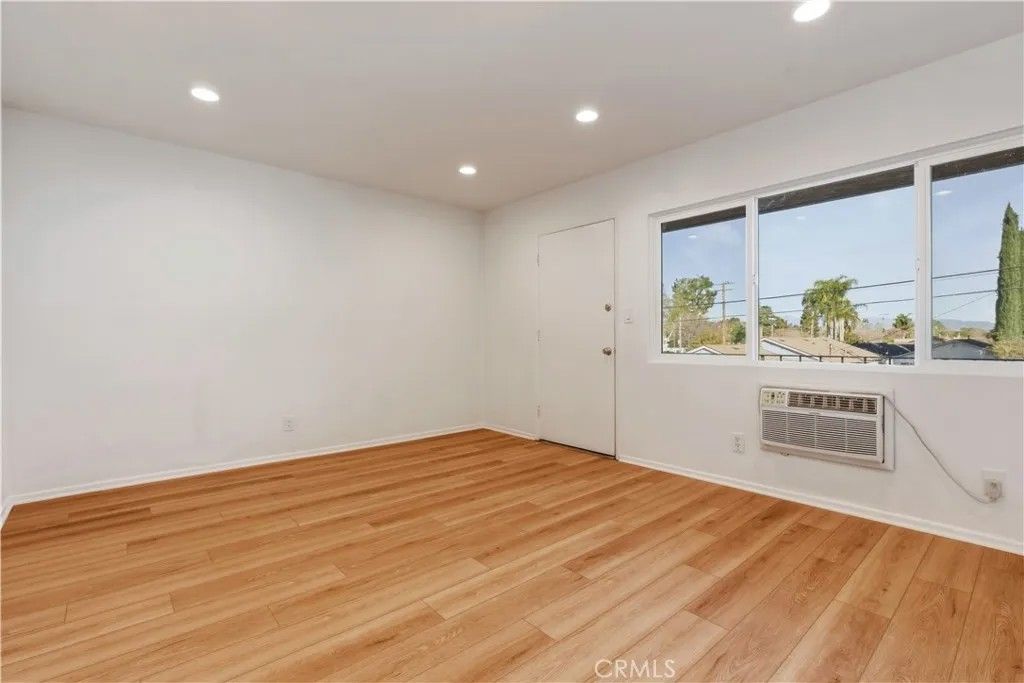 Photo of 22862 15th Street, Newhall, CA 91321 (MLS # SR26058726)