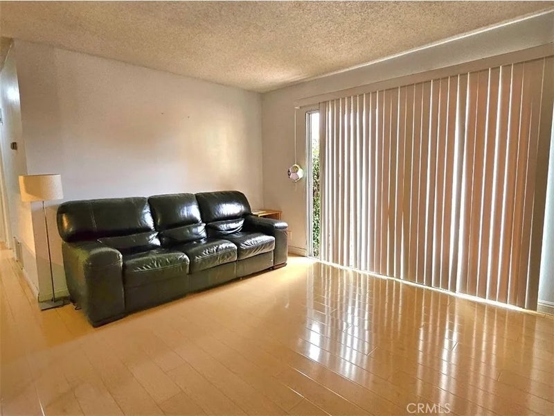 5530 Welland Ave. 15