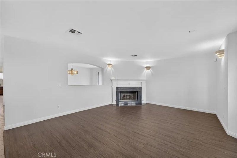 6212 N Burton