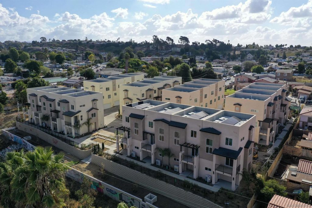 Photo of 454 Creekside Circle, San Diego, CA 92114 (MLS # 260002073)