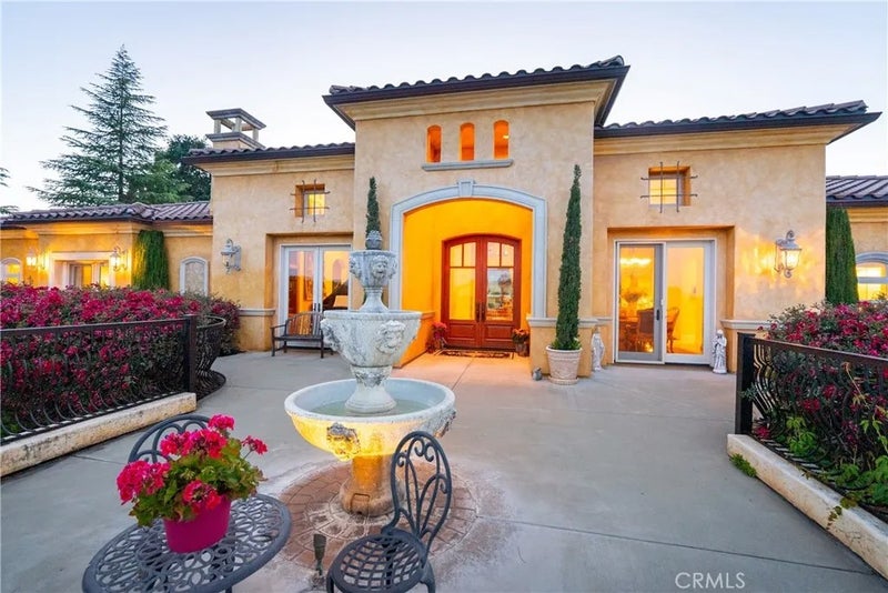 2035 Rancho Caro