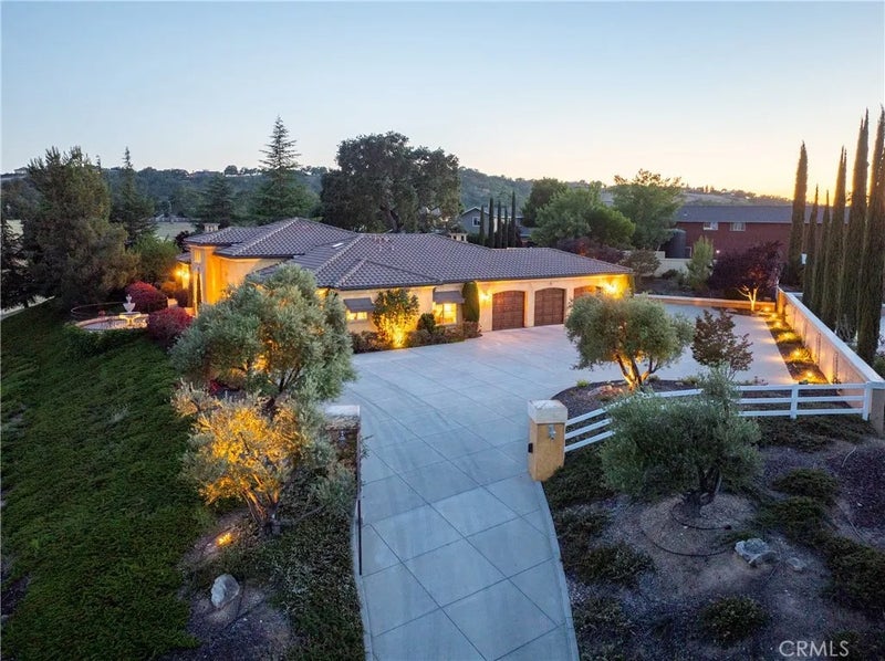 2035 Rancho Caro