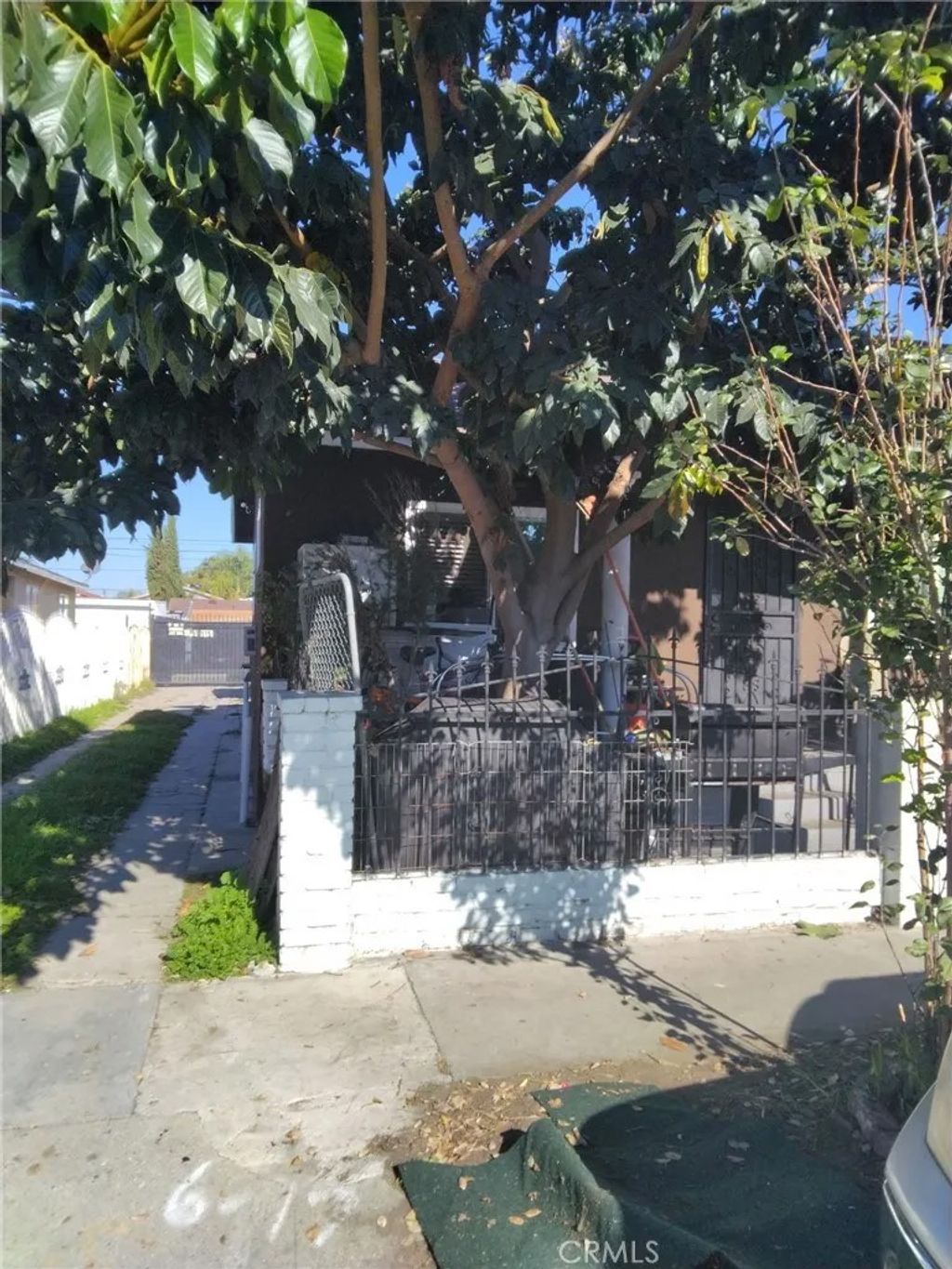 Photo of 113 W 66 St, Los Angeles, CA 90003 (MLS # IV25281561)