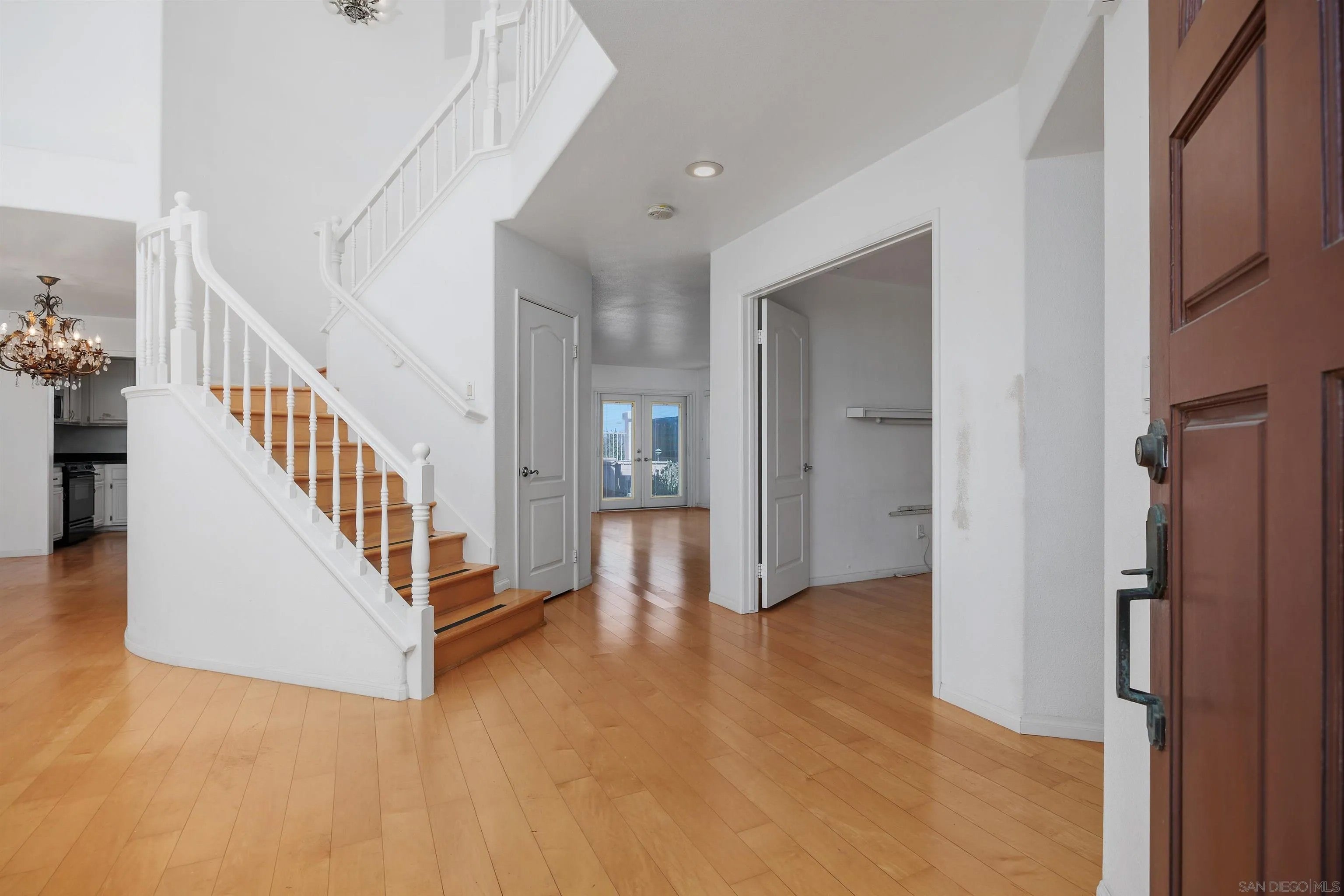 3218 San Helena