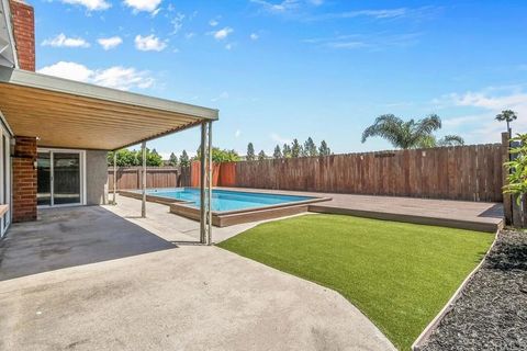 12443 Danes Road Poway CA 92064