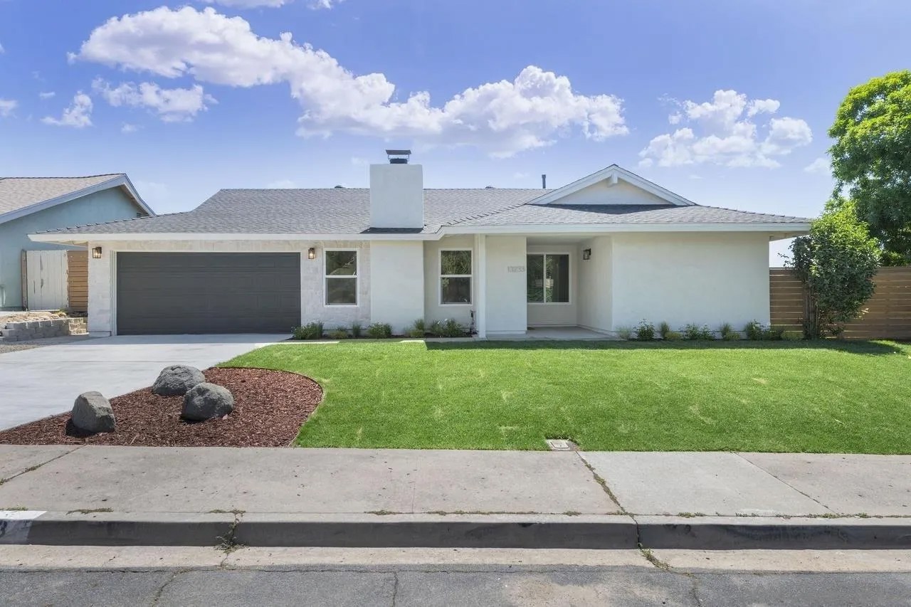 13233 La Venta Dr