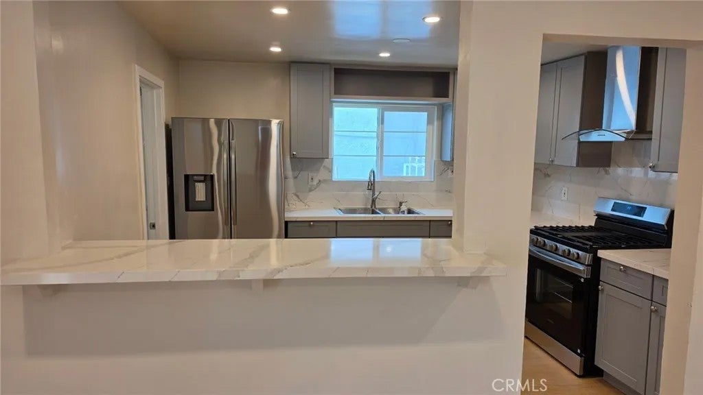1601 E 43rd