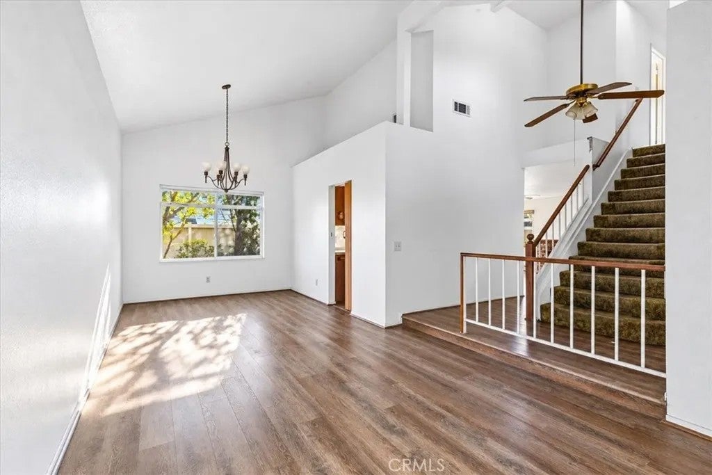 2243 N Maple