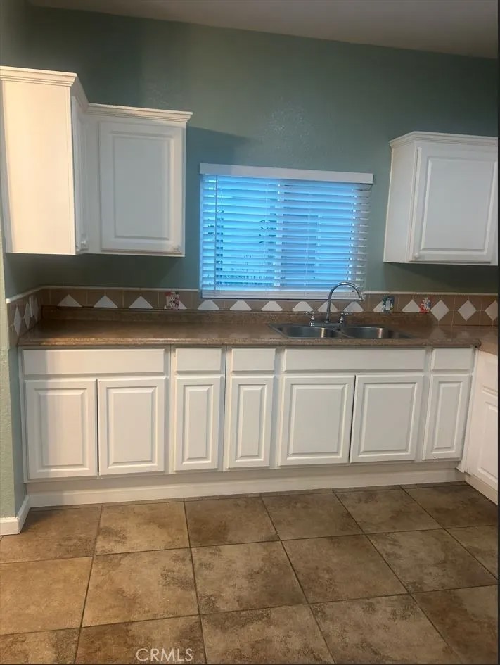 14727 Honeysuckle Street