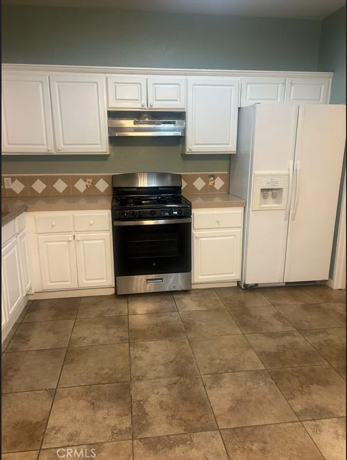 14727 Honeysuckle Street