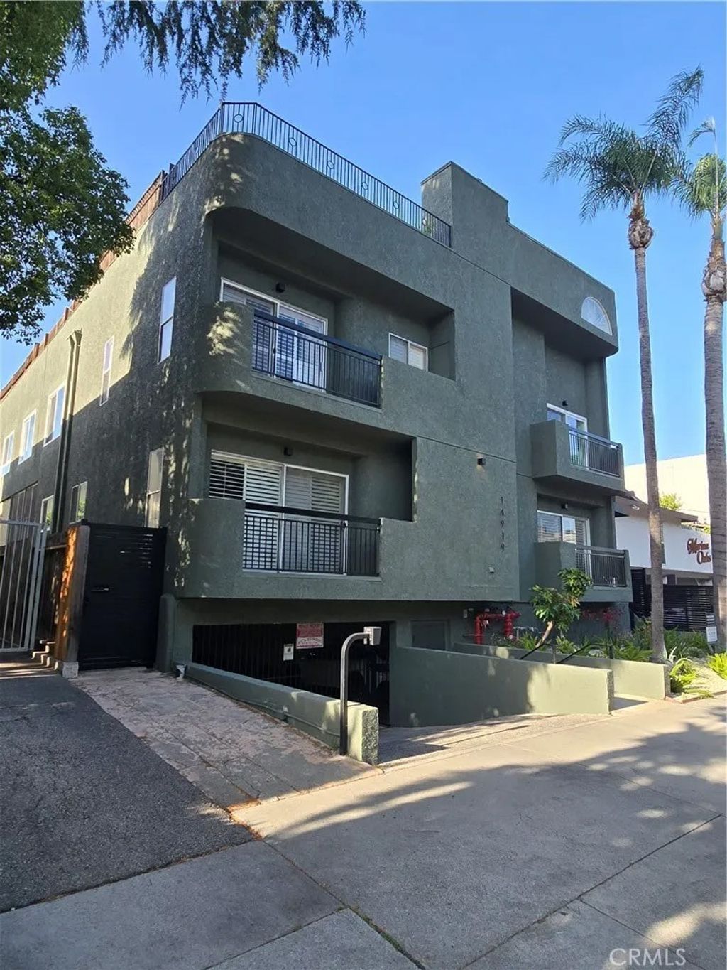 Photo of 14919 Dickens Street #105, Sherman Oaks, CA 91403 (MLS # SR26014394)