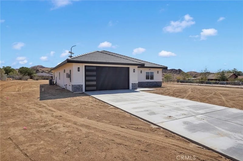 24911 VIA VISTA RD