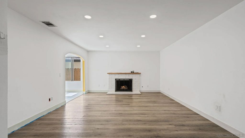 Photo of 1695 Kenora Dr, Escondido, CA 92027 (MLS # 260010003)