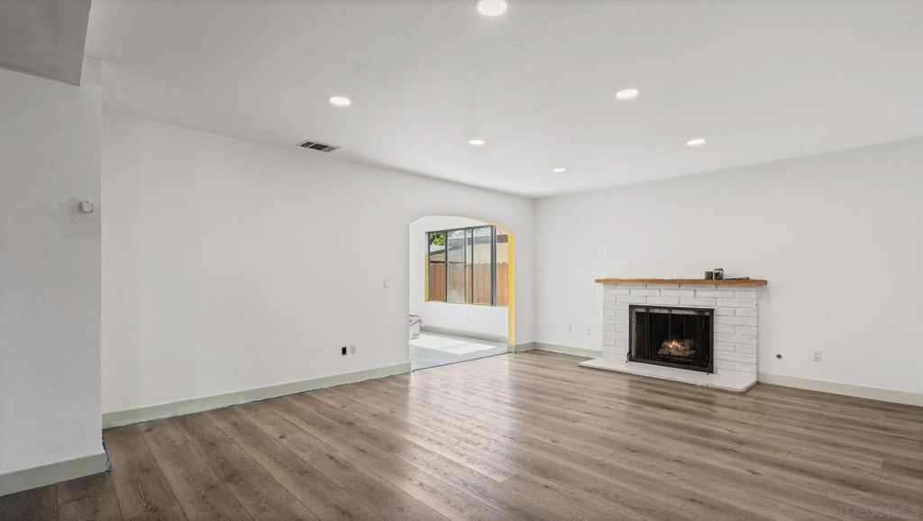 Photo of 1695 Kenora Dr, Escondido, CA 92027 (MLS # 260010003)