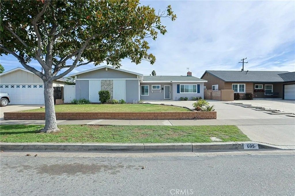 Photo of 695 N Milford St, Orange, CA 92867 (MLS # OC25267394)