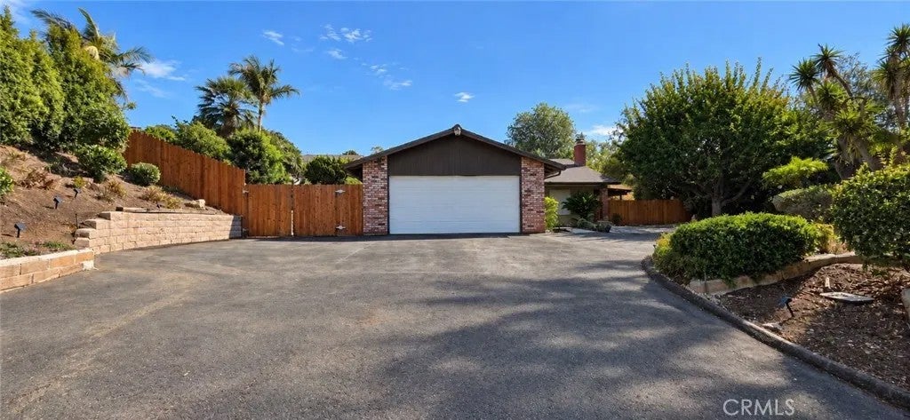 Photo of 1192 Caren Road, Vista, CA 92083 (MLS # SW26206296)