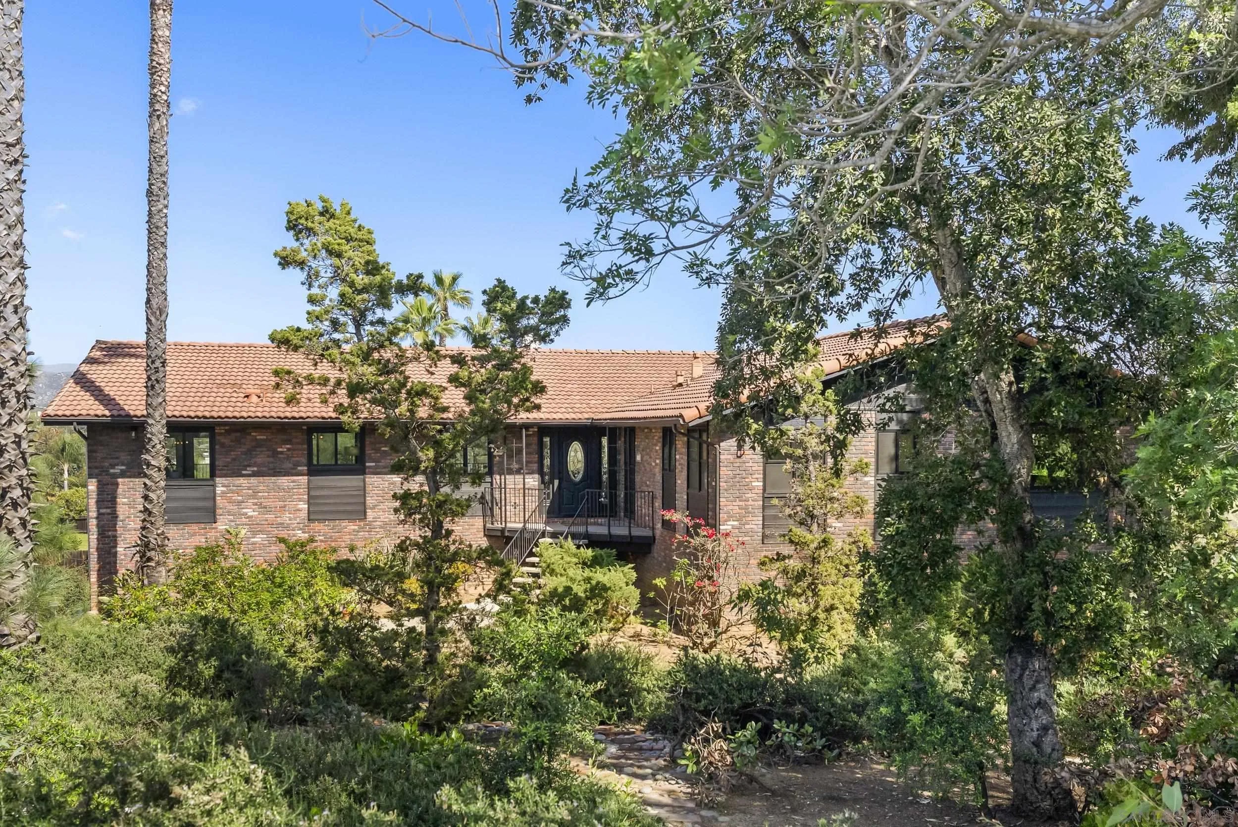 1080 Landavo Rancho Rd