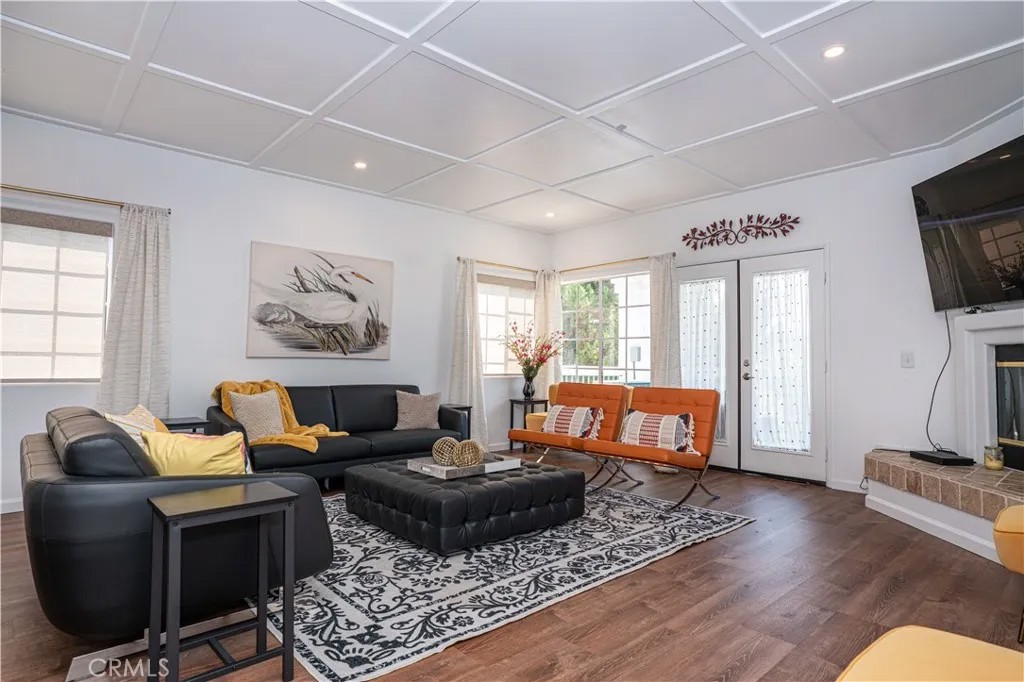 16464 Avenida Venusto