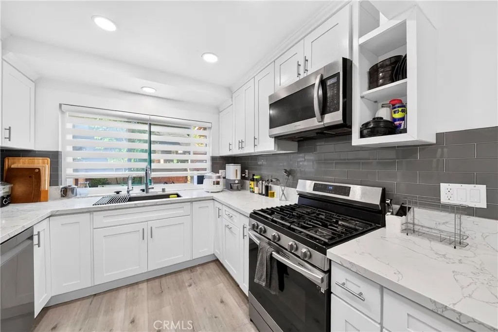 1751 Avenida Selva