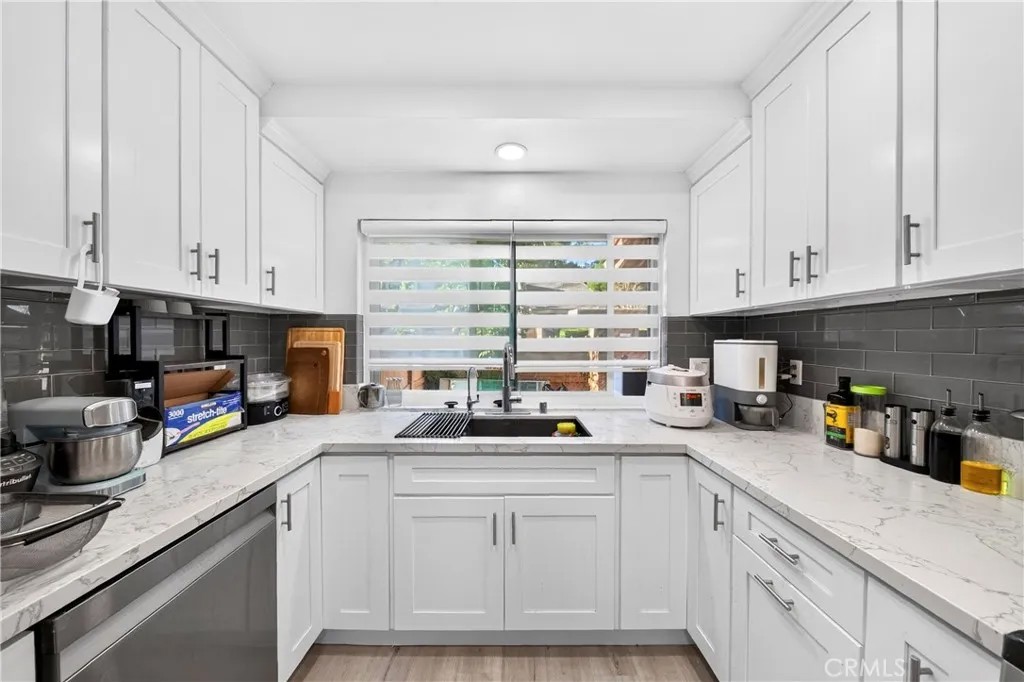 1751 Avenida Selva