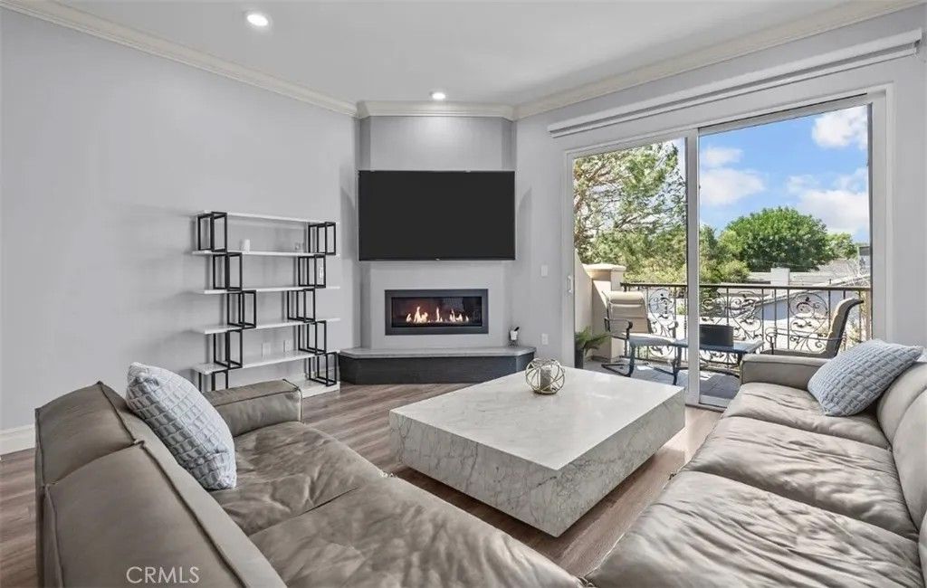 Photo of 201 N Reese #203, Burbank, CA 91506 (MLS # BB26010729)