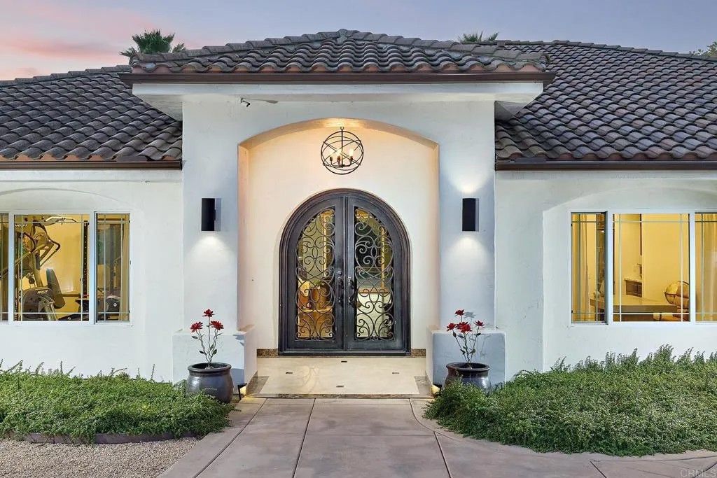 Photo of 2869 Dos Lomas Place, Fallbrook, CA 92028 (MLS # NDP2509616)