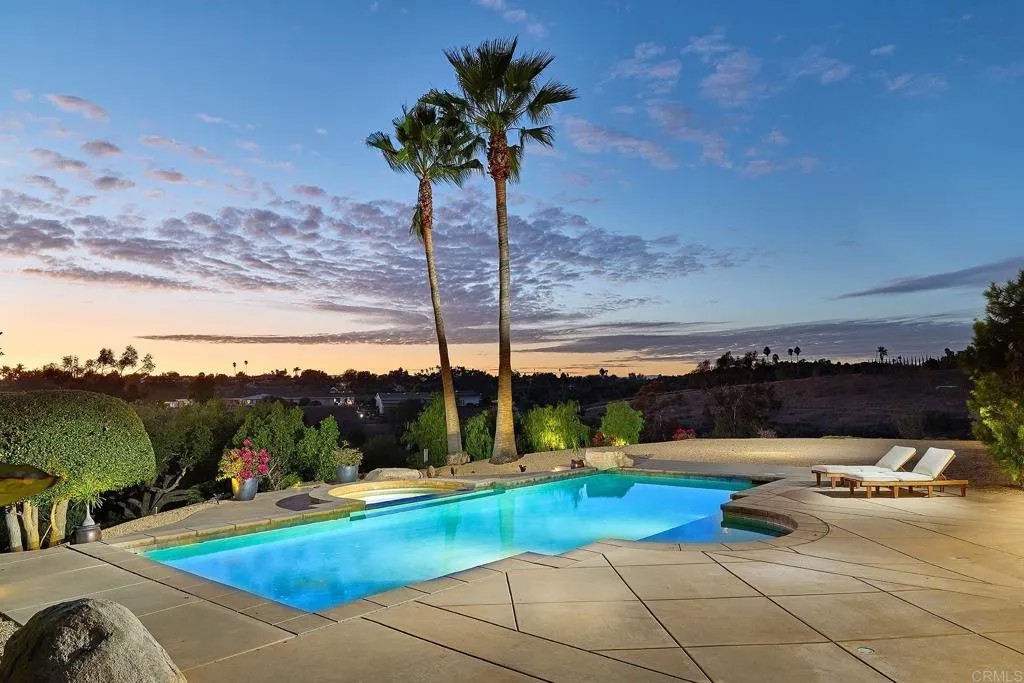 2869 Dos Lomas Place