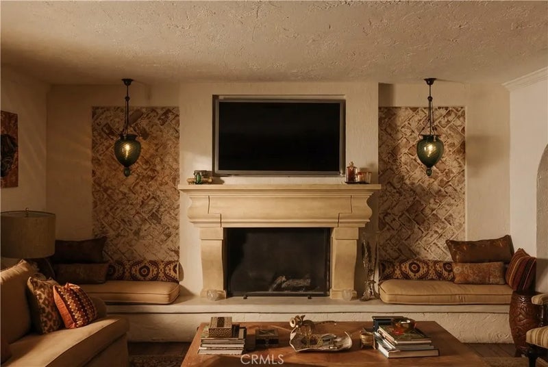 1138 Coldwater Canyon Drive