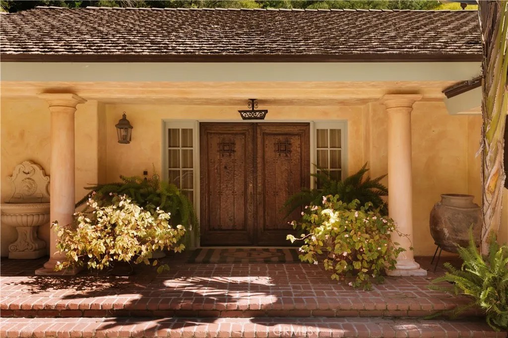 1138 Coldwater Canyon Drive