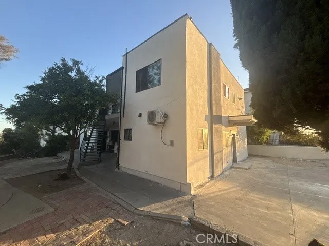 5210 Oakland