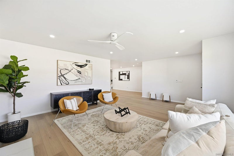 12437 Ridgeton Dr
