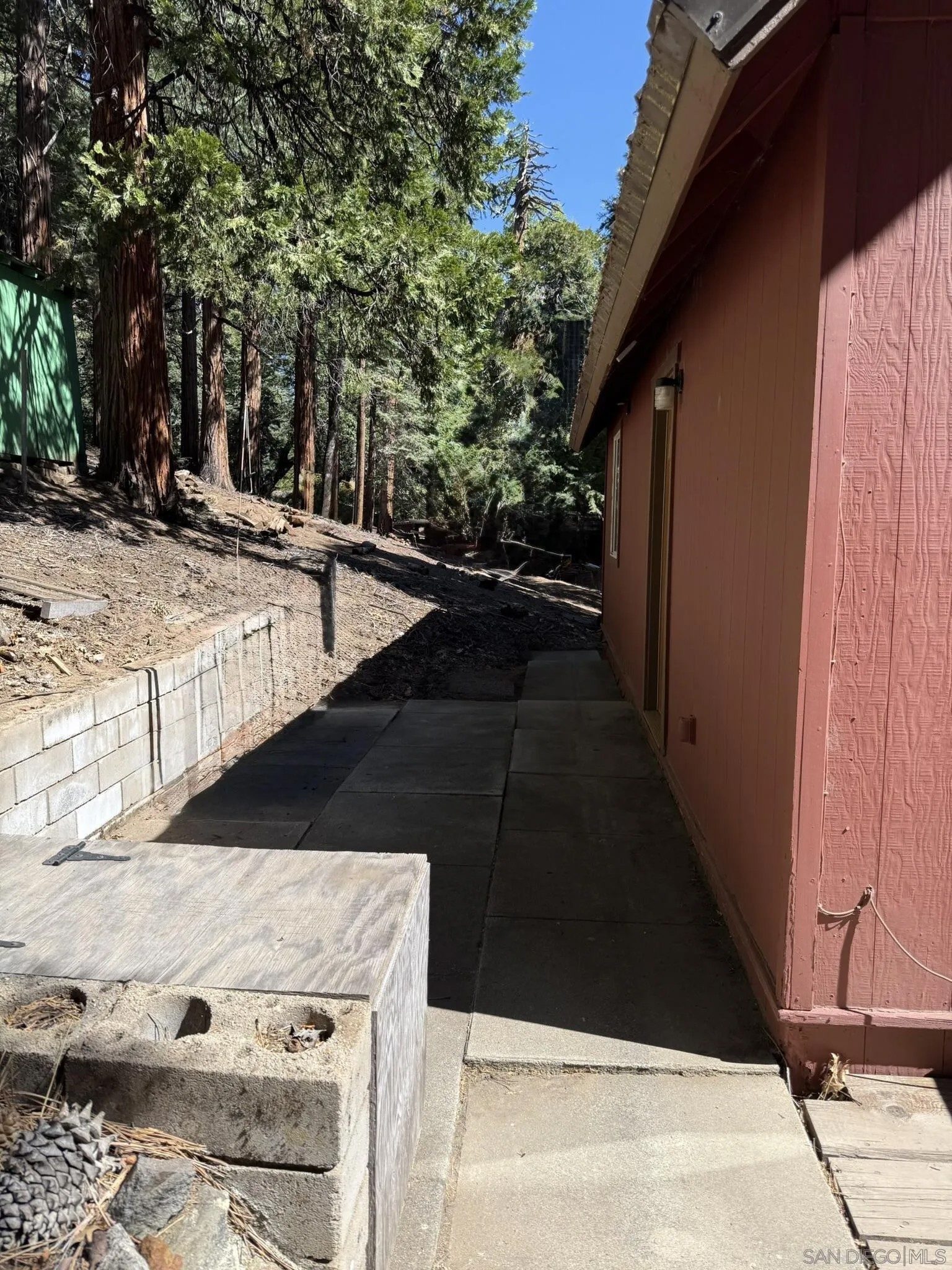 22356 Crestline