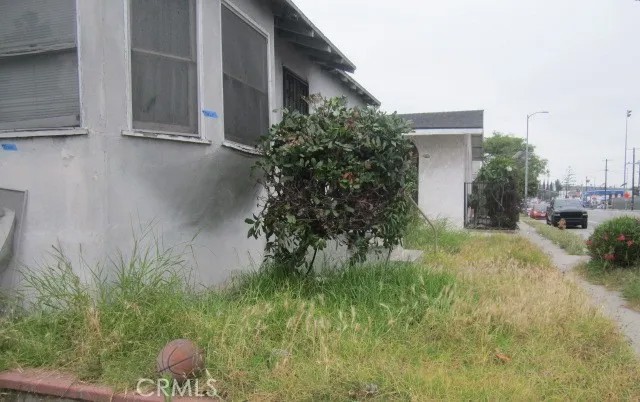 204 E Imperial