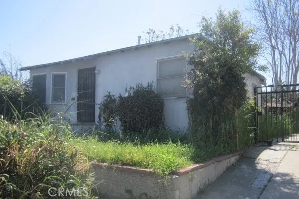 204 E Imperial