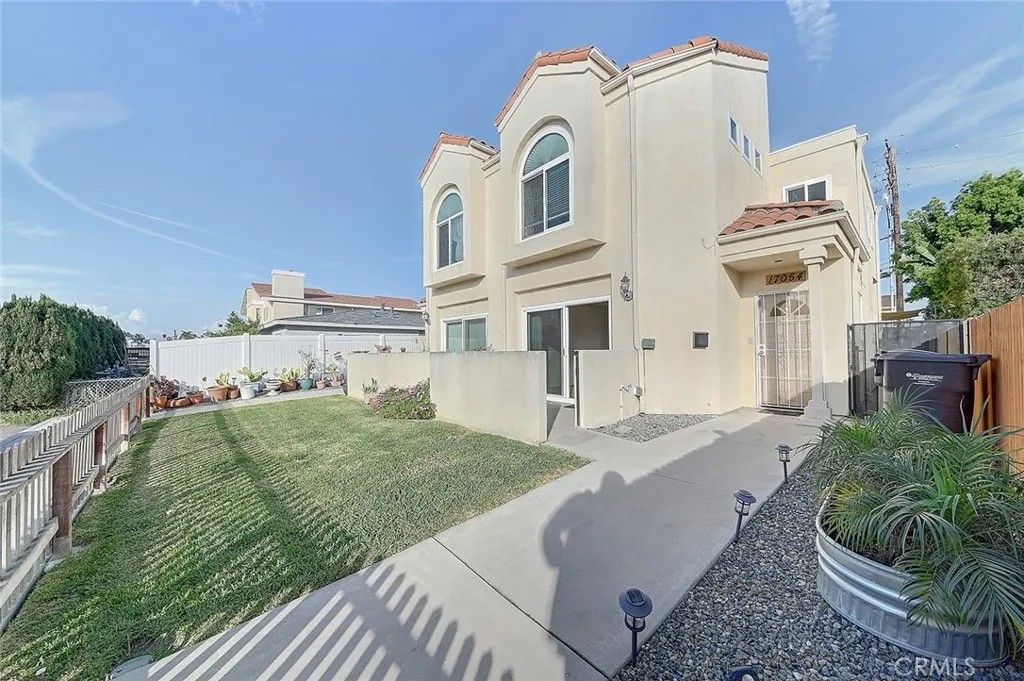 Photo of 17054 A, Huntington Beach, CA 92647 (MLS # OC26027110)