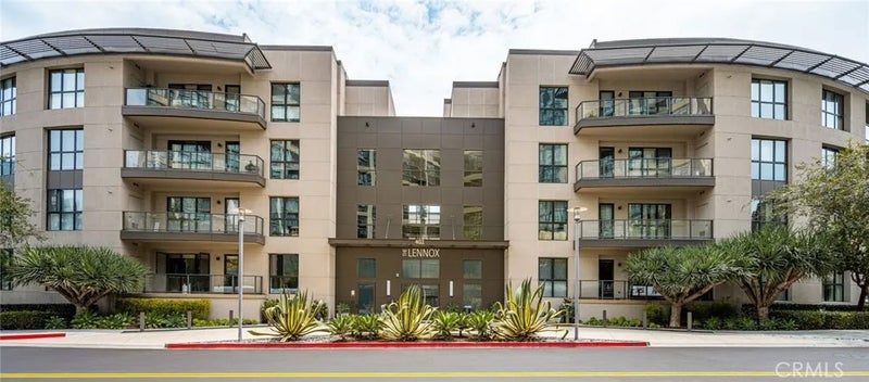 402 Rockefeller 315