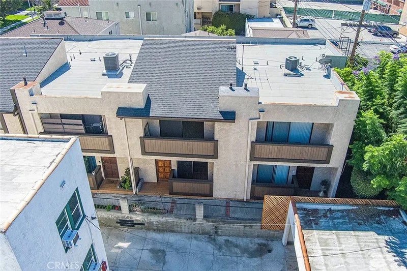 1137 N Maryland Ave #4