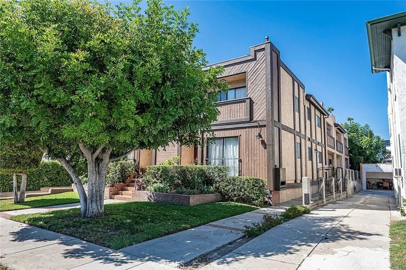 1137 N Maryland Ave #4