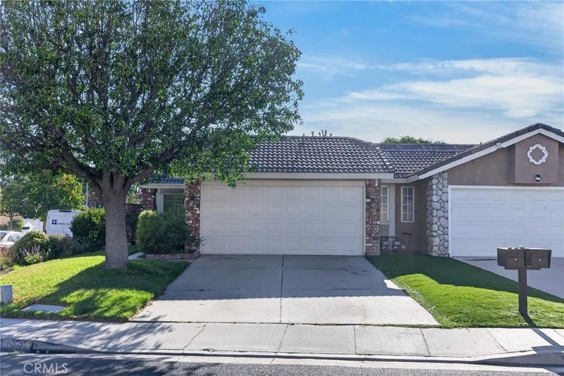 8433 E Saratoga