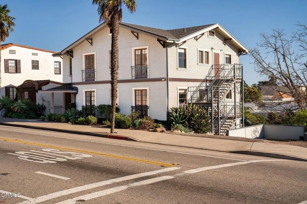 570 Poli Street