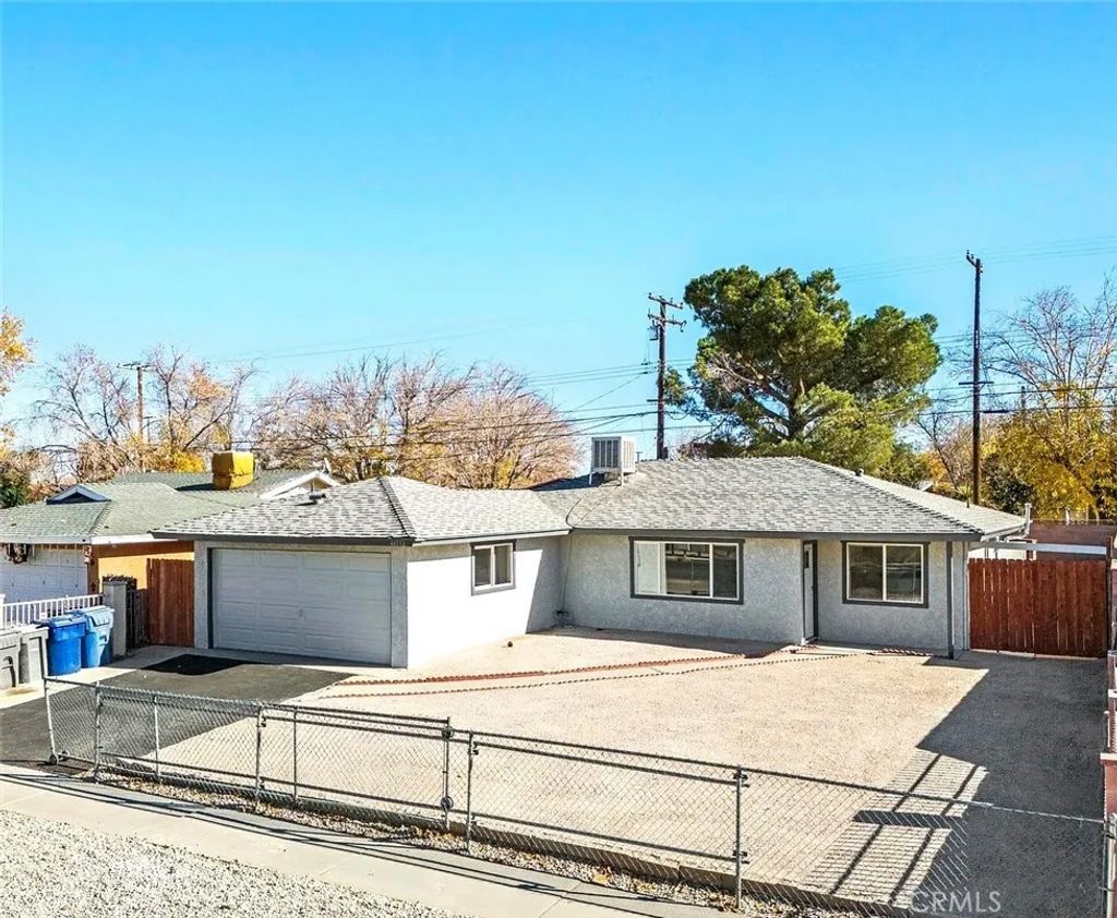 Photo of 44532 Andale Ave, Lancaster, CA 93535 (MLS # PW25242141)