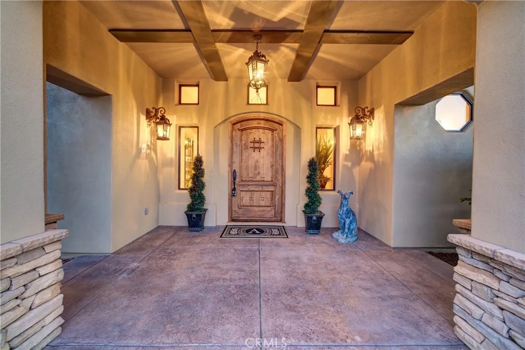 2235 Valley Oaks