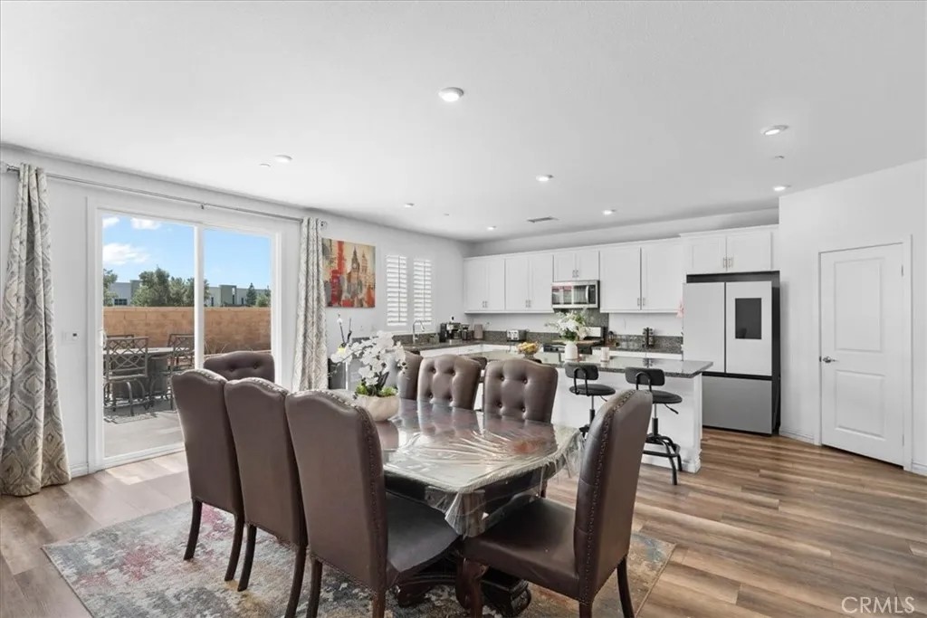 3895 W Bodega Way