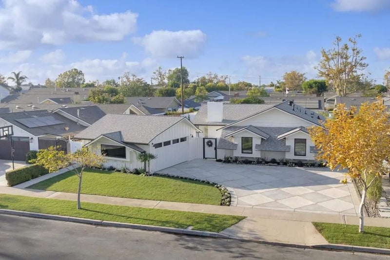 3221 Kempton Drive