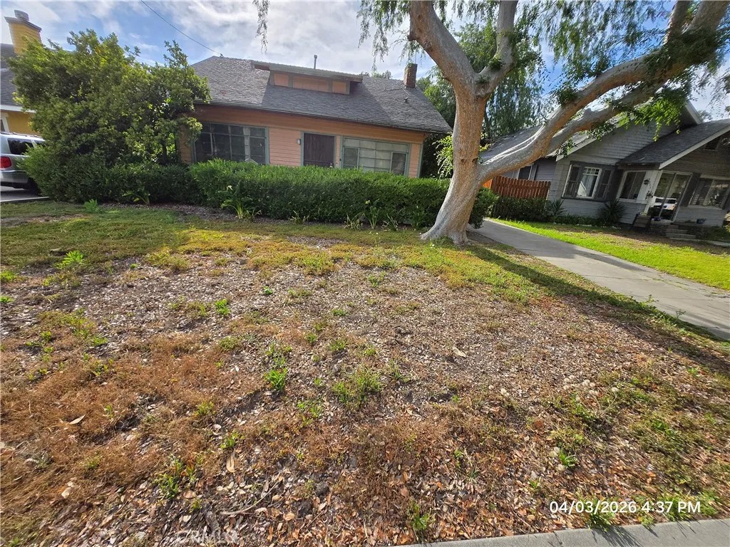 871 S Los Robles Avenue