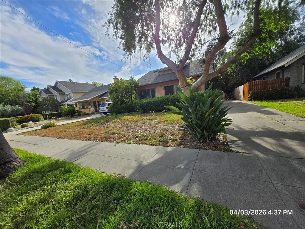 871 S Los Robles Avenue