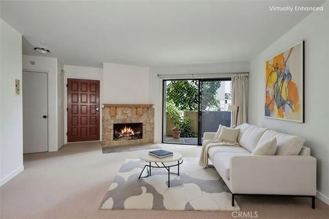 Tiny photo for 3252 Via Marin #9, La Jolla, CA 92037 (MLS # ND25250563)