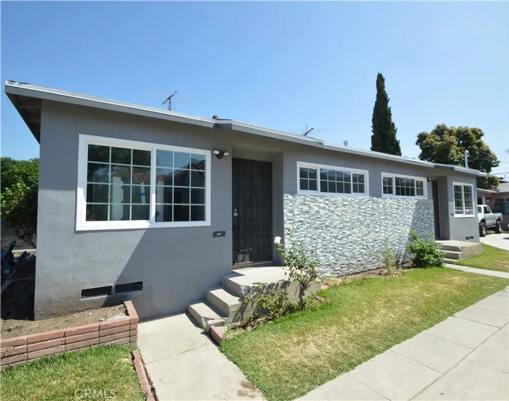 Photo of 650 Eastmont Avenue, Los Angeles, CA 90022 (MLS # MB26052242)