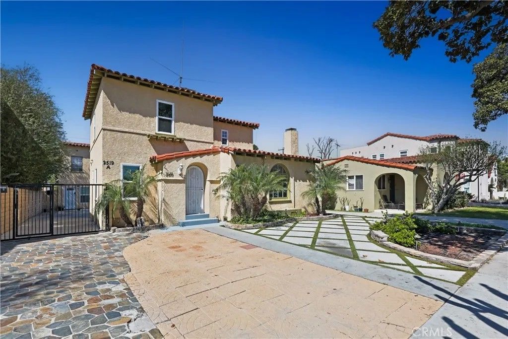 Photo of 2519 Eucalyptus Ave, Long Beach, CA 90806 (MLS # DW26061819)