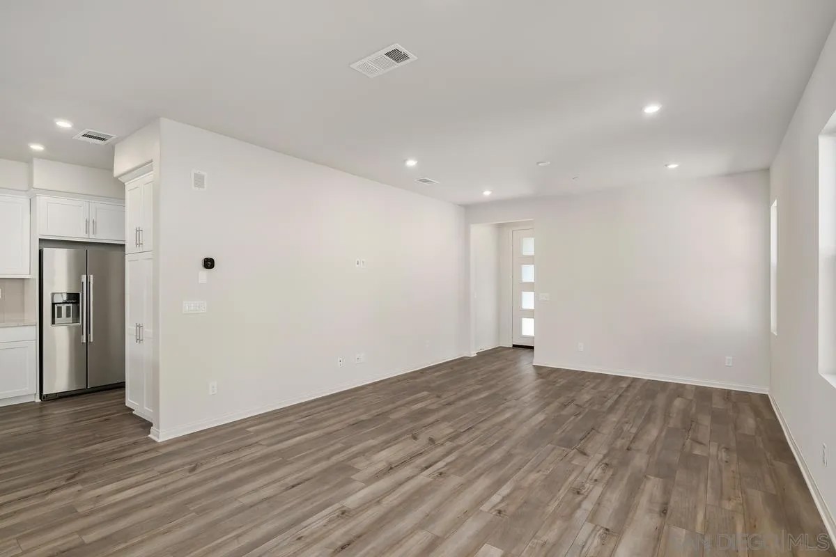 1523 Wingwood